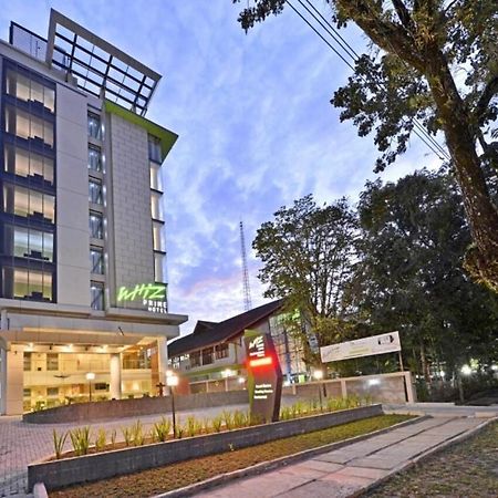 Whiz Prime Hotel Khatib Sulaiman Padang Padang  Zewnętrze zdjęcie